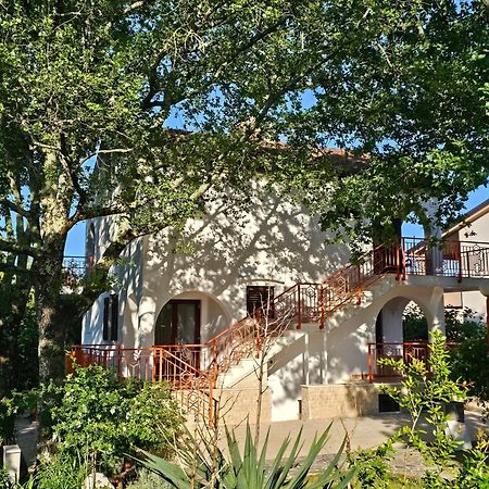 Villa Kucan Porat  Ngoại thất bức ảnh