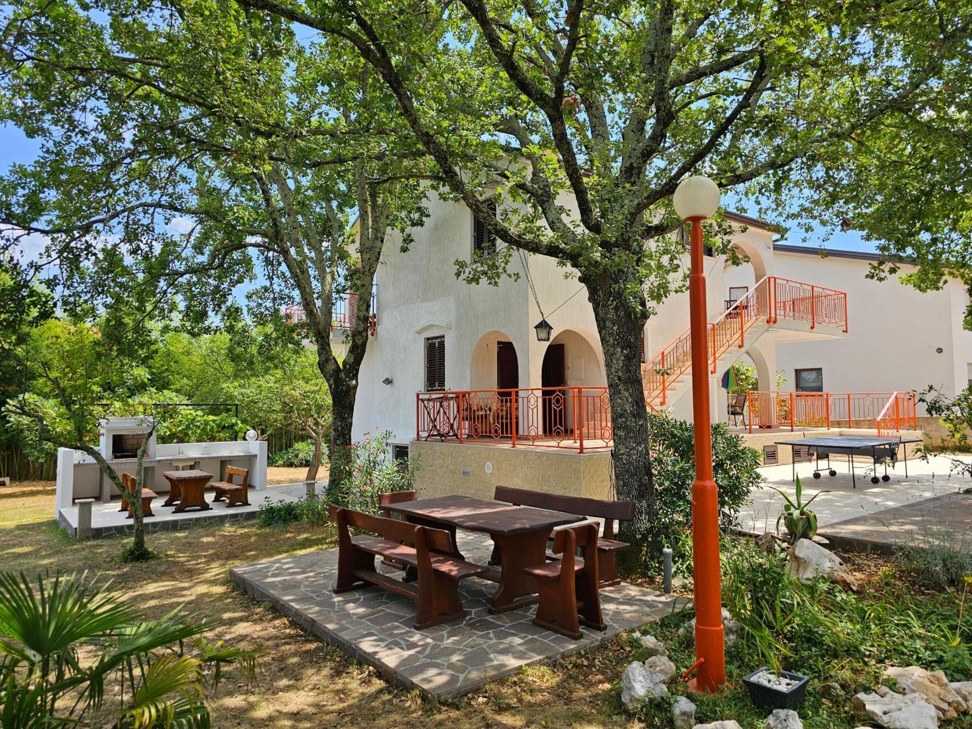 Villa Kucan Porat  Ngoại thất bức ảnh