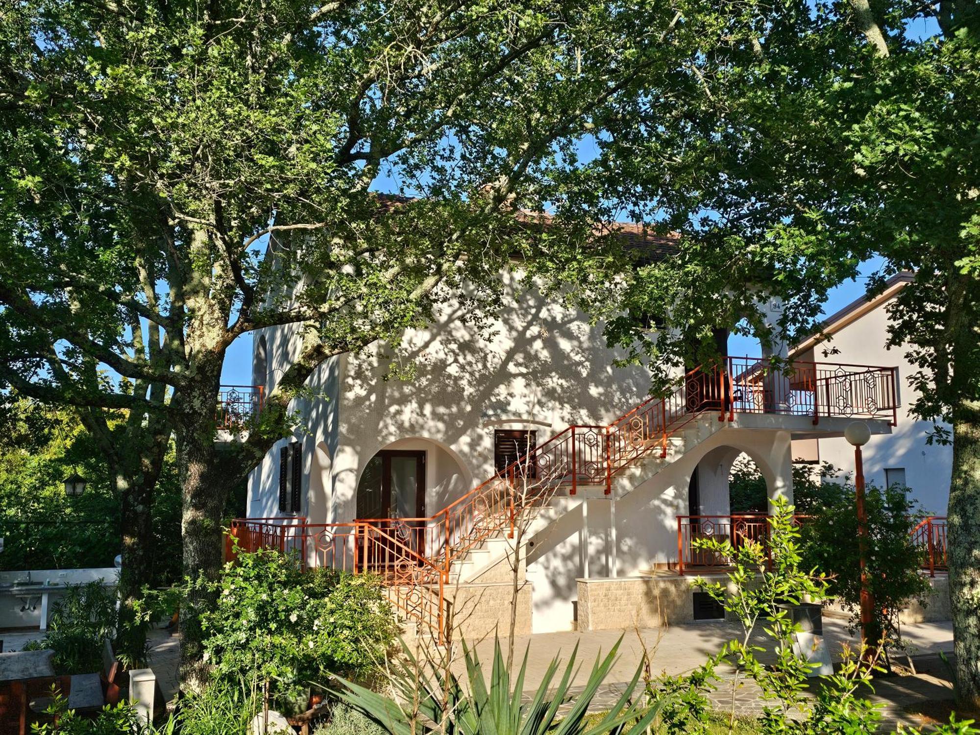 Villa Kucan Porat  Ngoại thất bức ảnh